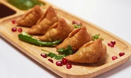 Seedha Saada Samosa - Logo