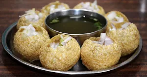 sejal pani puri - Logo