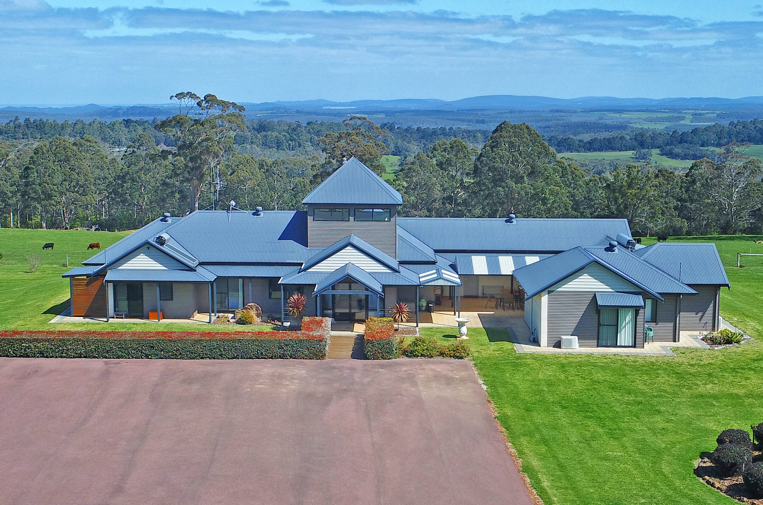 Sensational Heights Bed and Breakfast - Logo