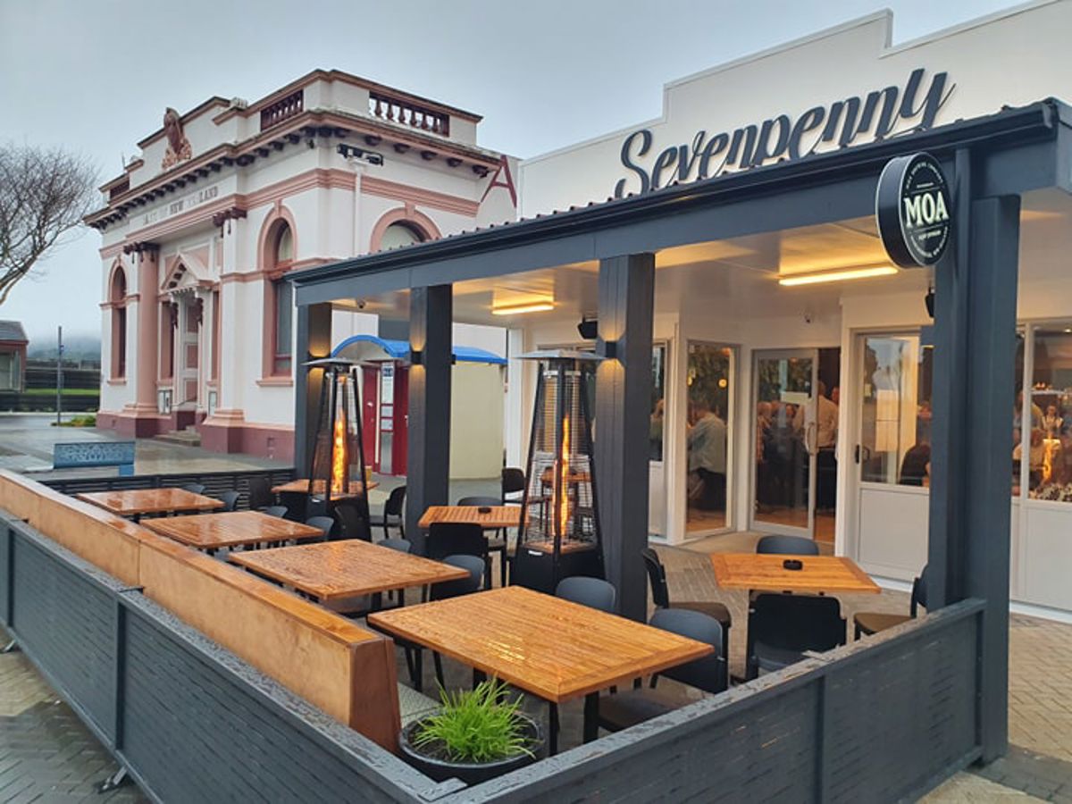 Sevenpenny - Logo