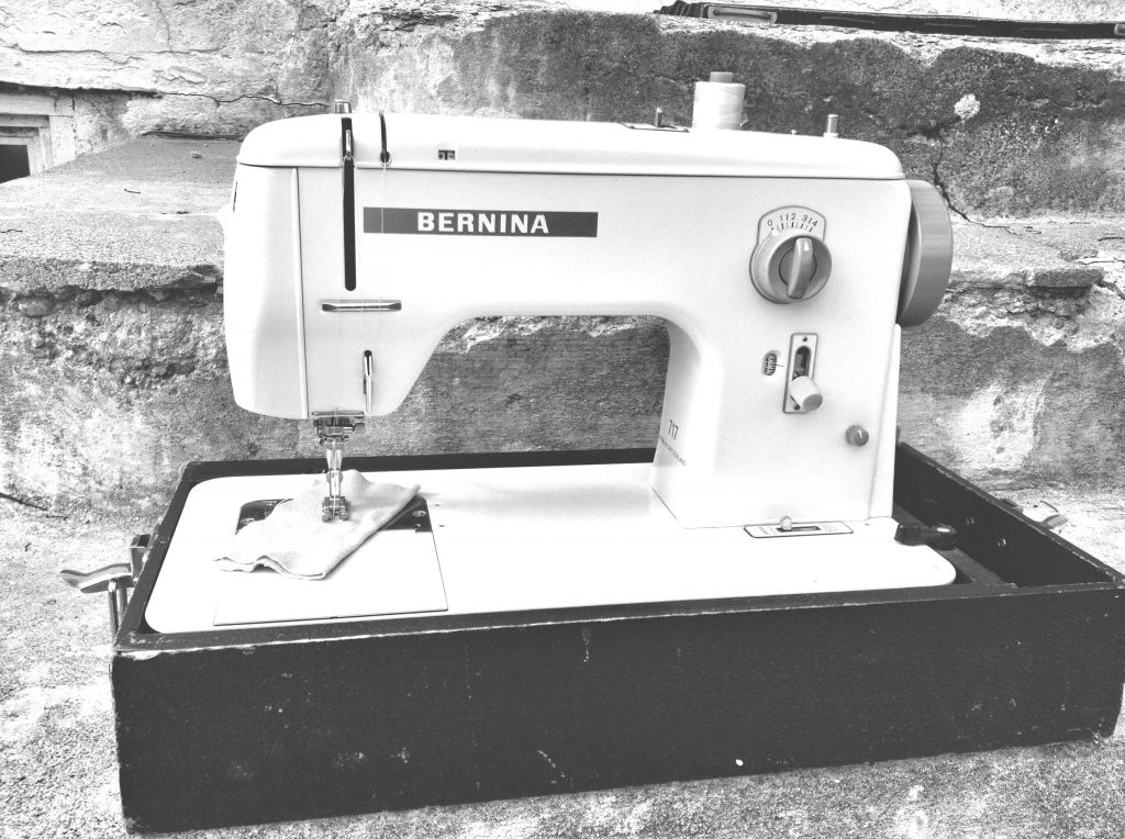 Sewing Machine Service by Wayne - Logo