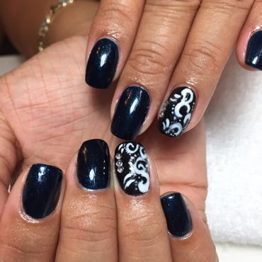 Shahz Nail Salon - Logo
