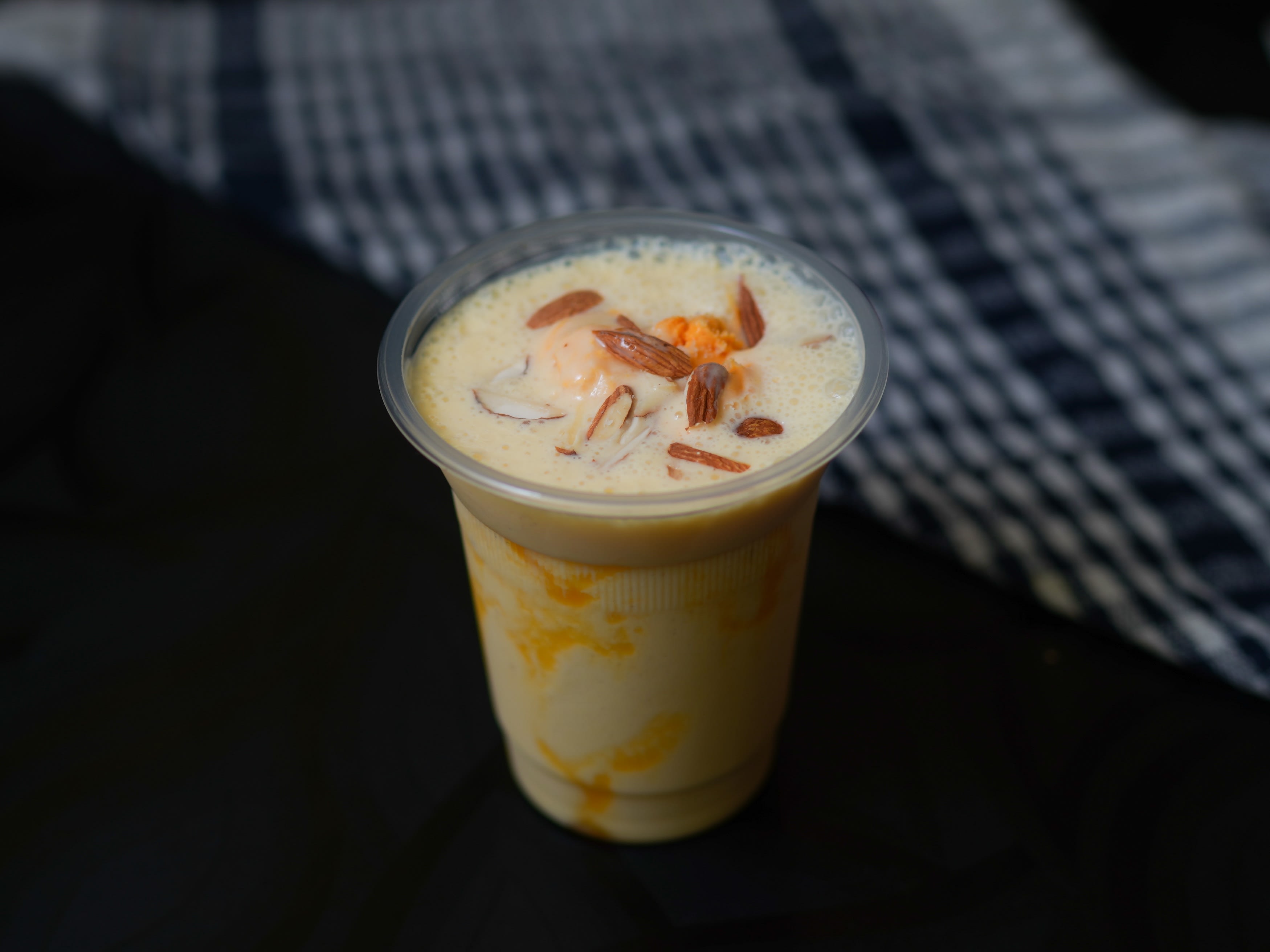 SHAKES N SNACKS - Logo