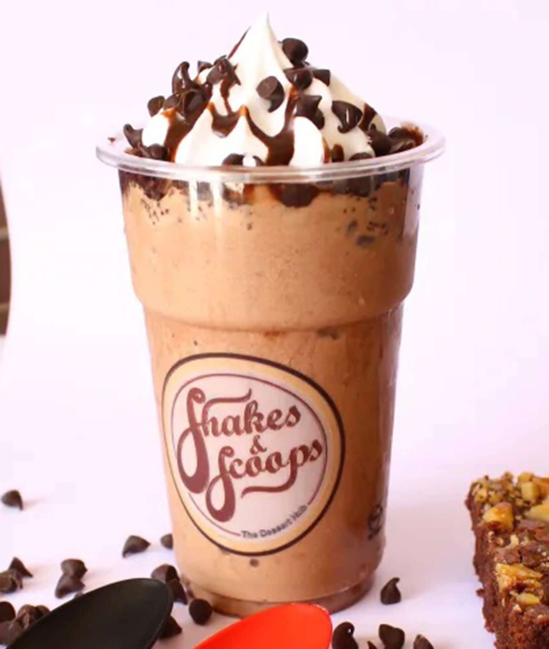 Shakes & Scoops Vesu - Logo