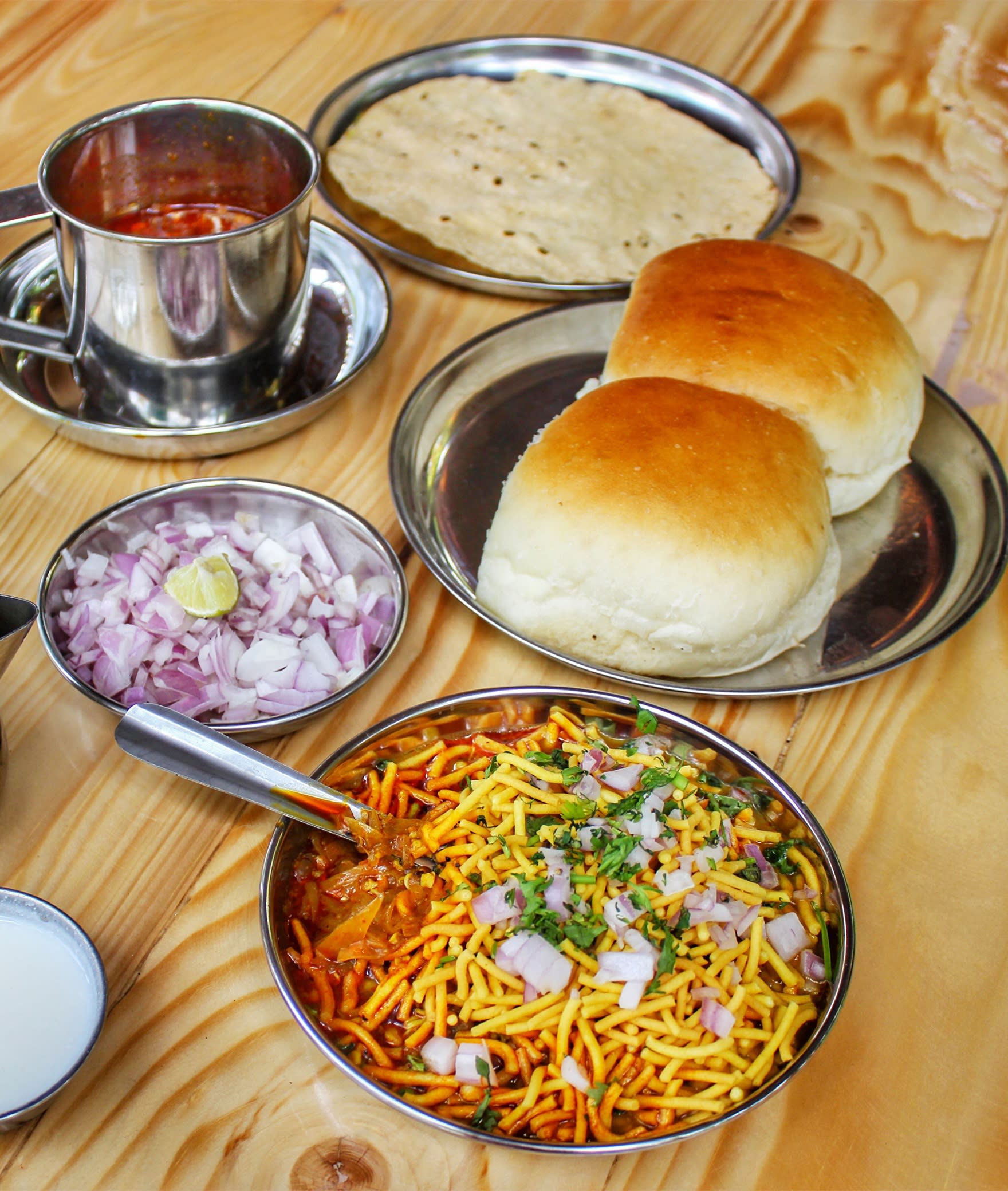Shamsundar Misal - Logo