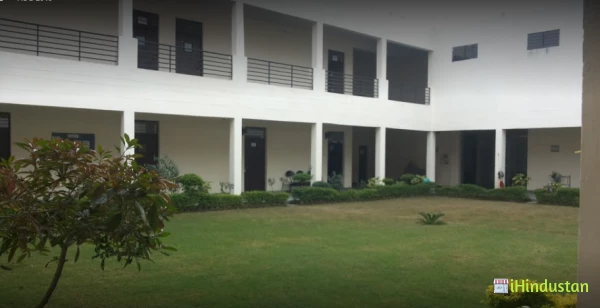 Shivalik Institute of Management & Technology - Logo