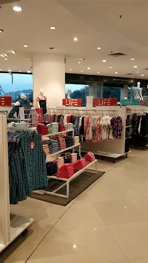 Shoppers Stop - Cover photo