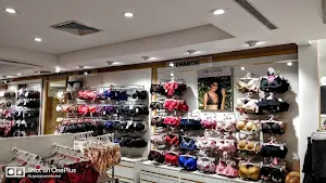Shoppers Stop - Logo