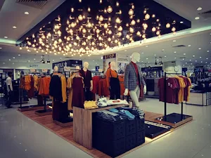 Shoppers Stop - Logo
