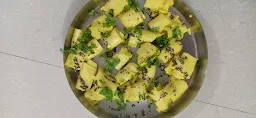 Shreeji Tiffin - Logo