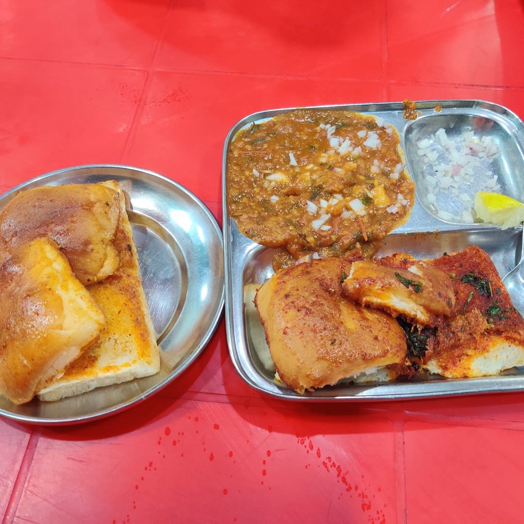 SHREENATH JI PAV BHAJI CENTER - Logo