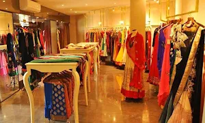 Shree Pitambari Saree - Logo
