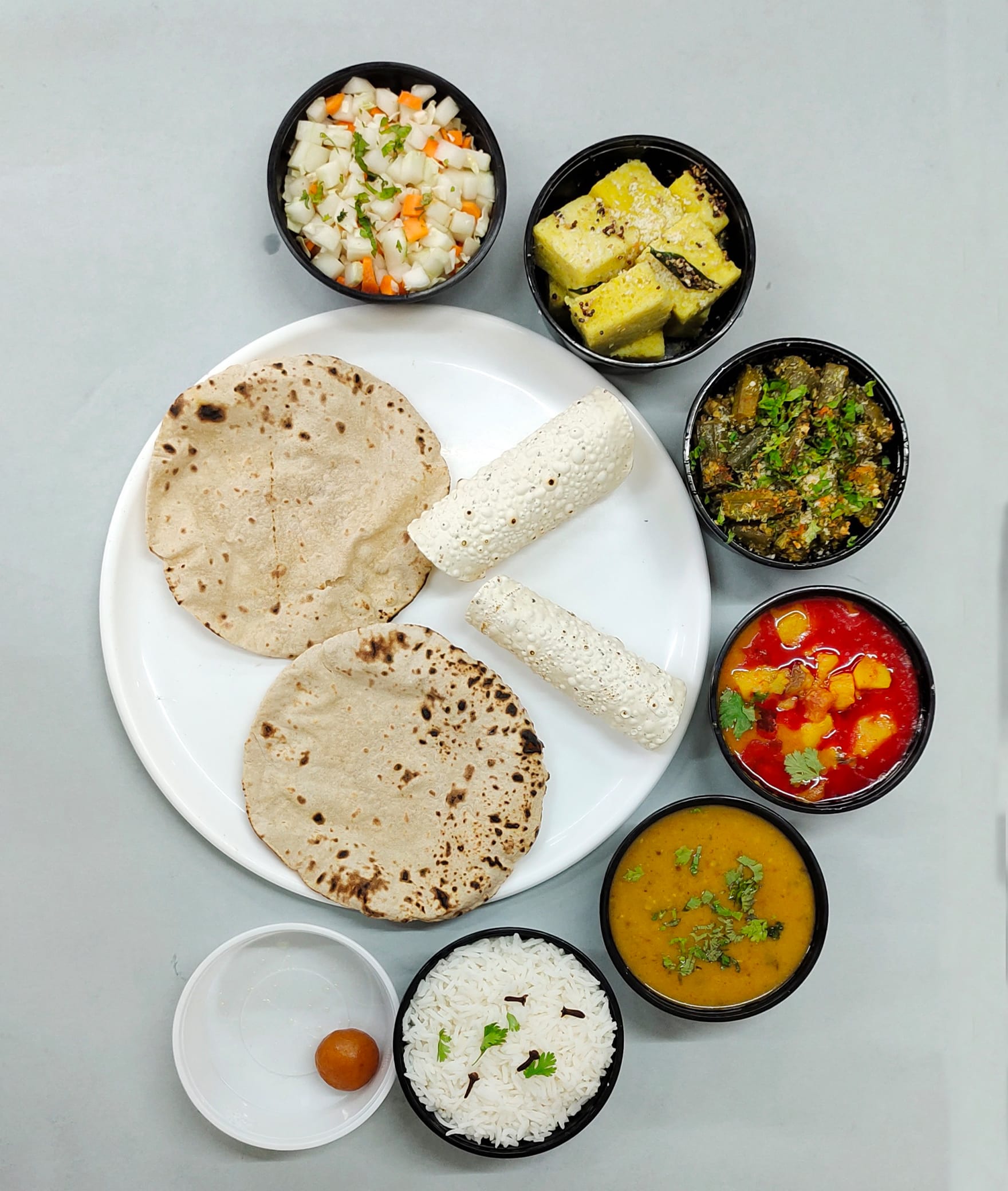 Shree Sidharth Thali N Platters - Logo