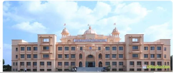 Shree Swaminarayan Vidhyapeeth - Fareni - Logo