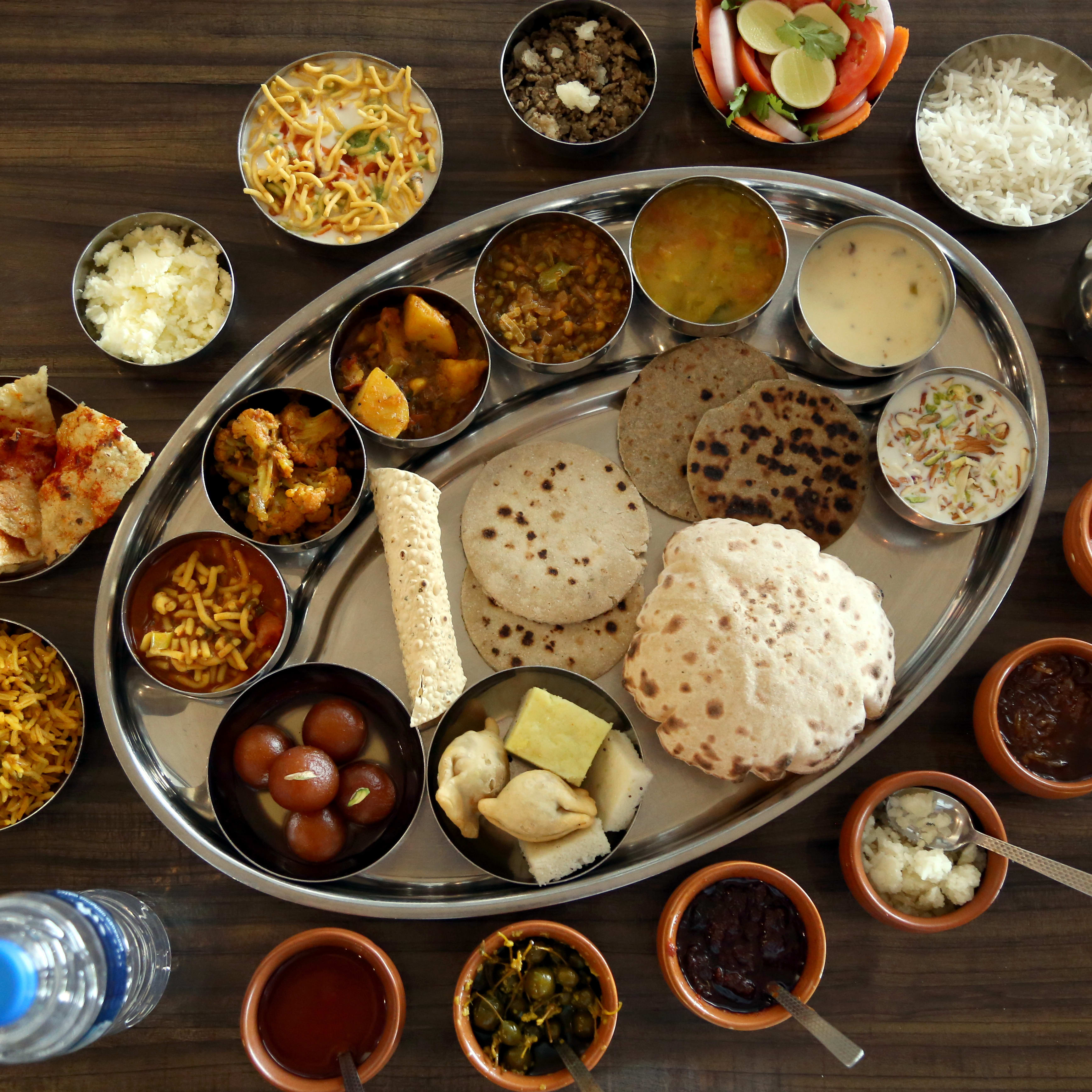 Shree Vadlo Kathiyawadi Thali - Logo
