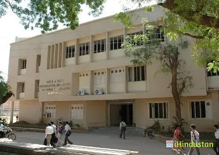 Shri BM Shah College of Pharmaceutical Education and Re - Logo