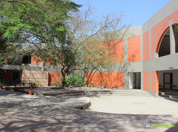 Shri Chimanbhai Patel Institute of Management & Researc - Logo