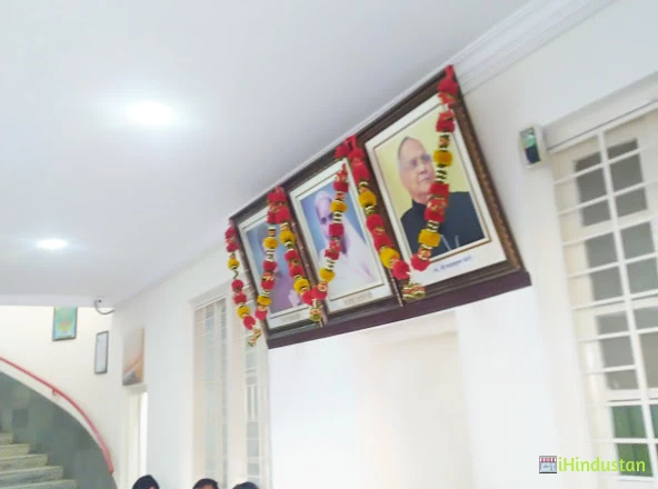 Shri Gangaram Balkishan Modi Public School - Logo