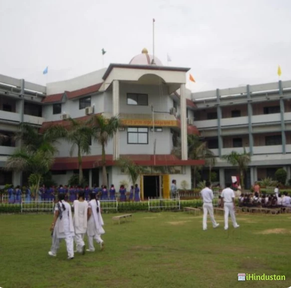 Shri Gujarati Eng. Med. Hr. Sec. School - Logo