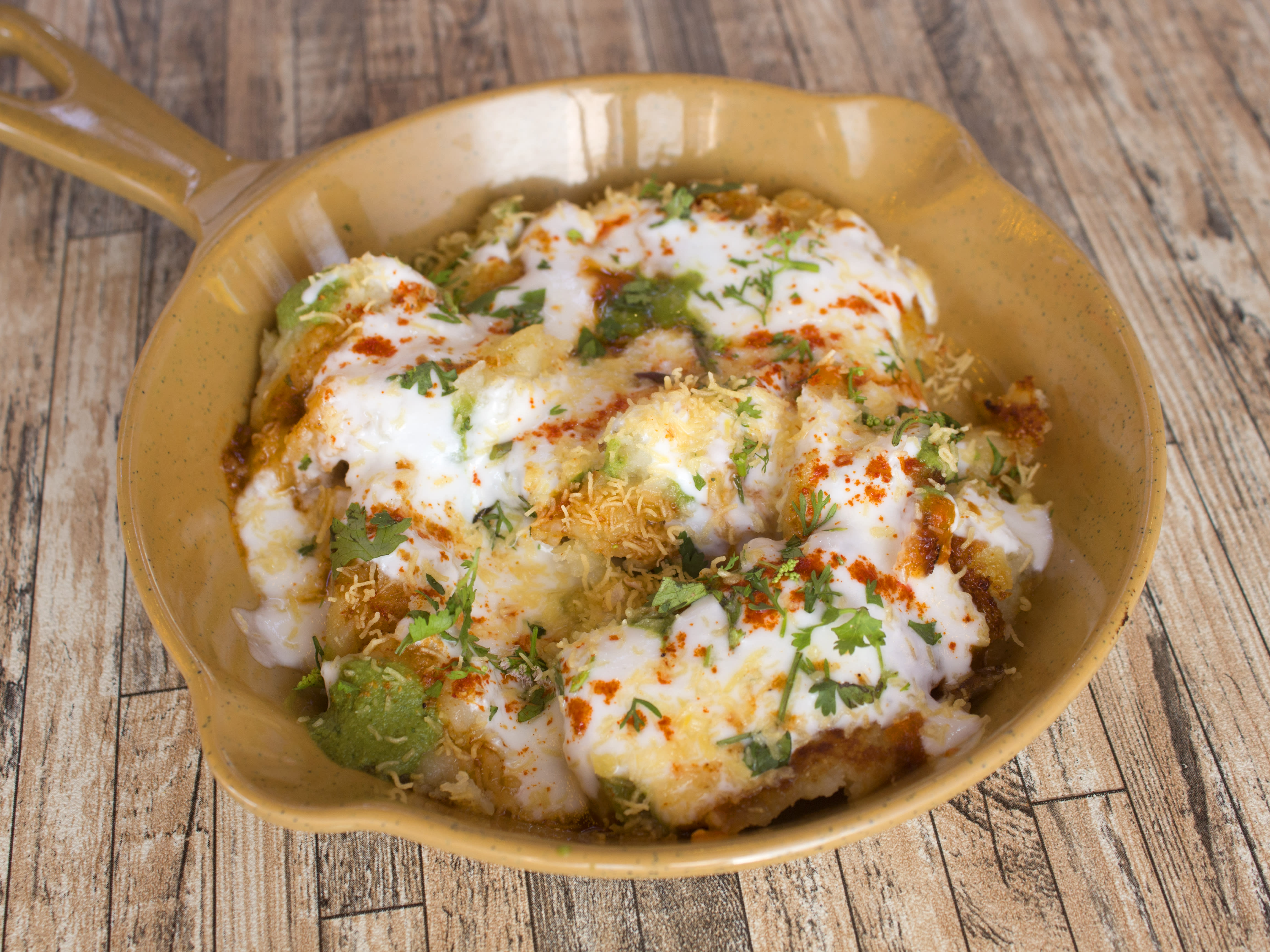 Shri Ram Chaat Bhandar And Crunchy Water Balls - Logo