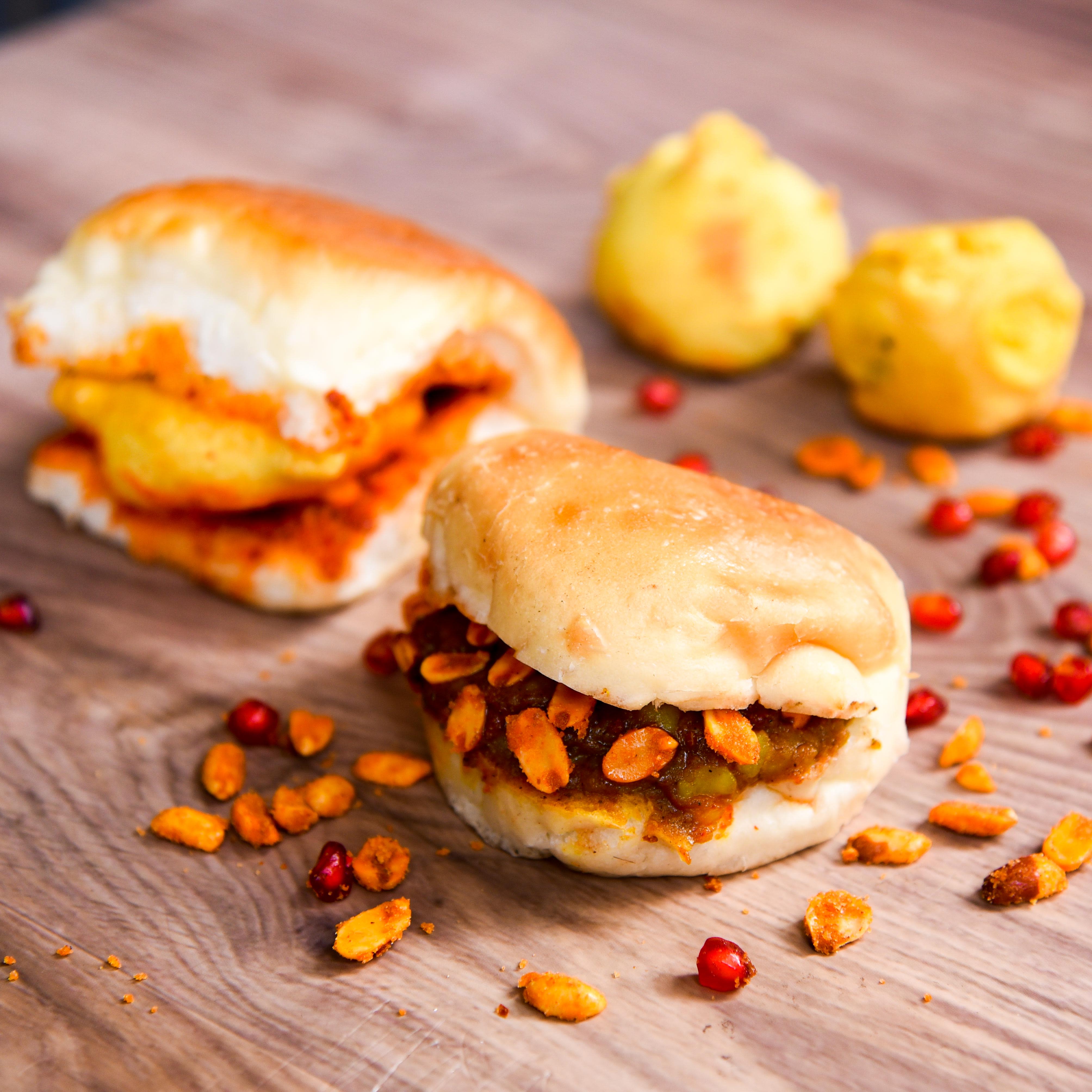 Shriram Dabeli Vada Pav - Logo