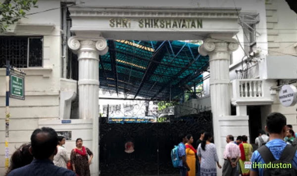 Shri Shikshayatan College - Logo