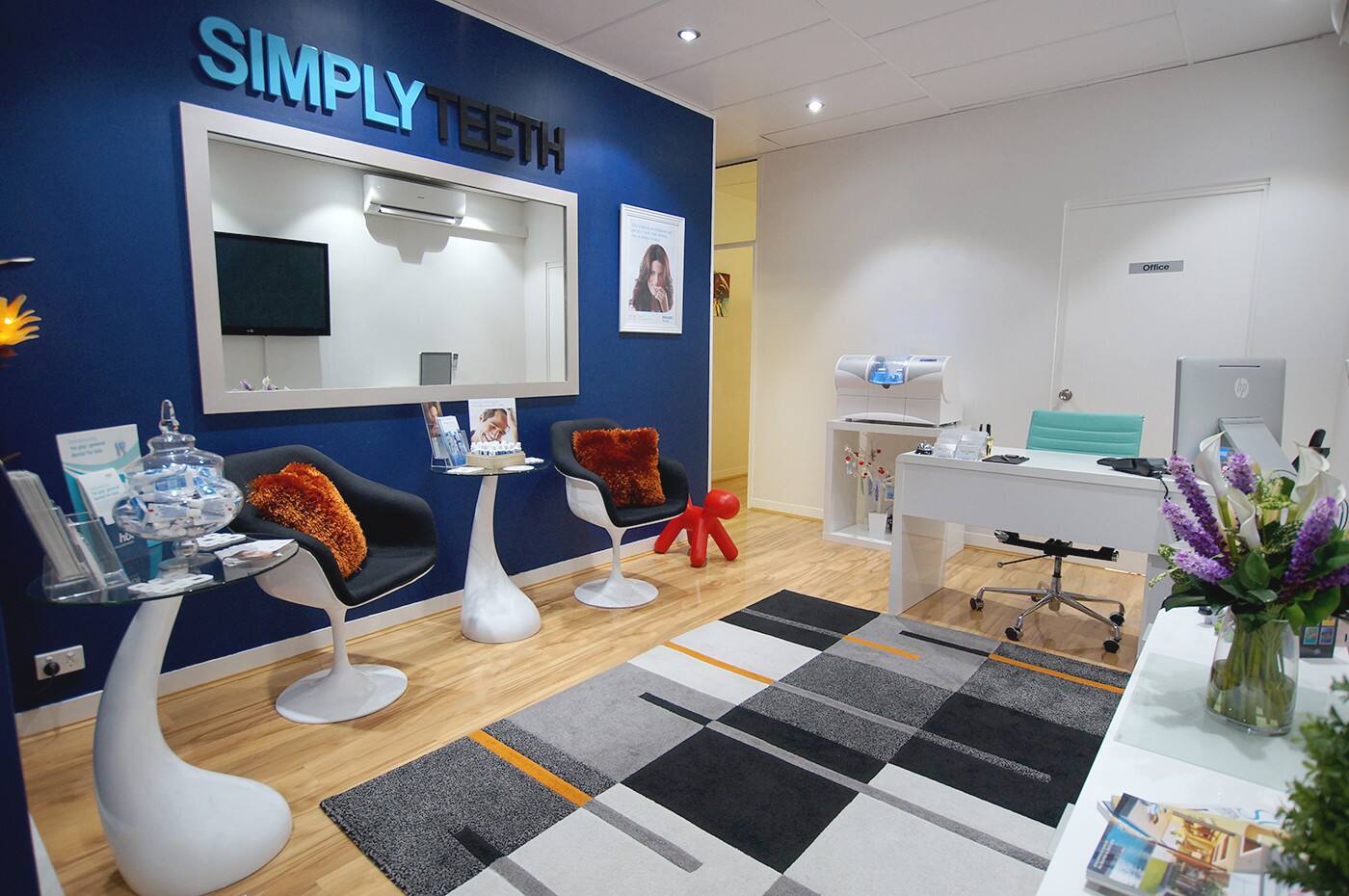 Simply Teeth - Logo