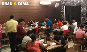 Sims and Dims : The Food House - Cover photo
