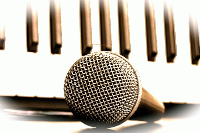 Singing Piano Studio - Logo
