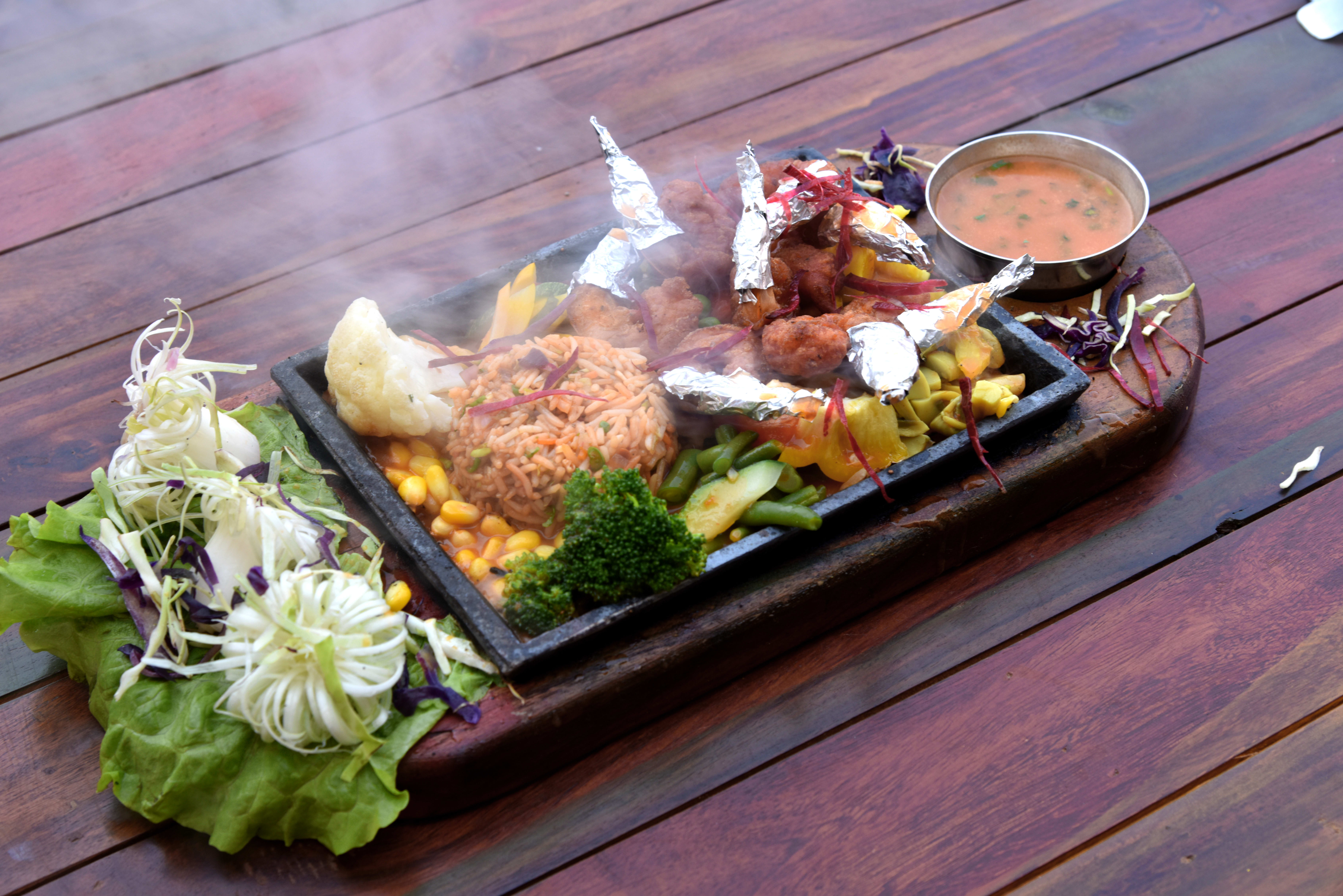 Sizzling Frizzling Chicken - Logo