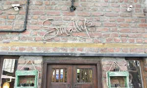 Smallys Resto Cafe - Cover photo