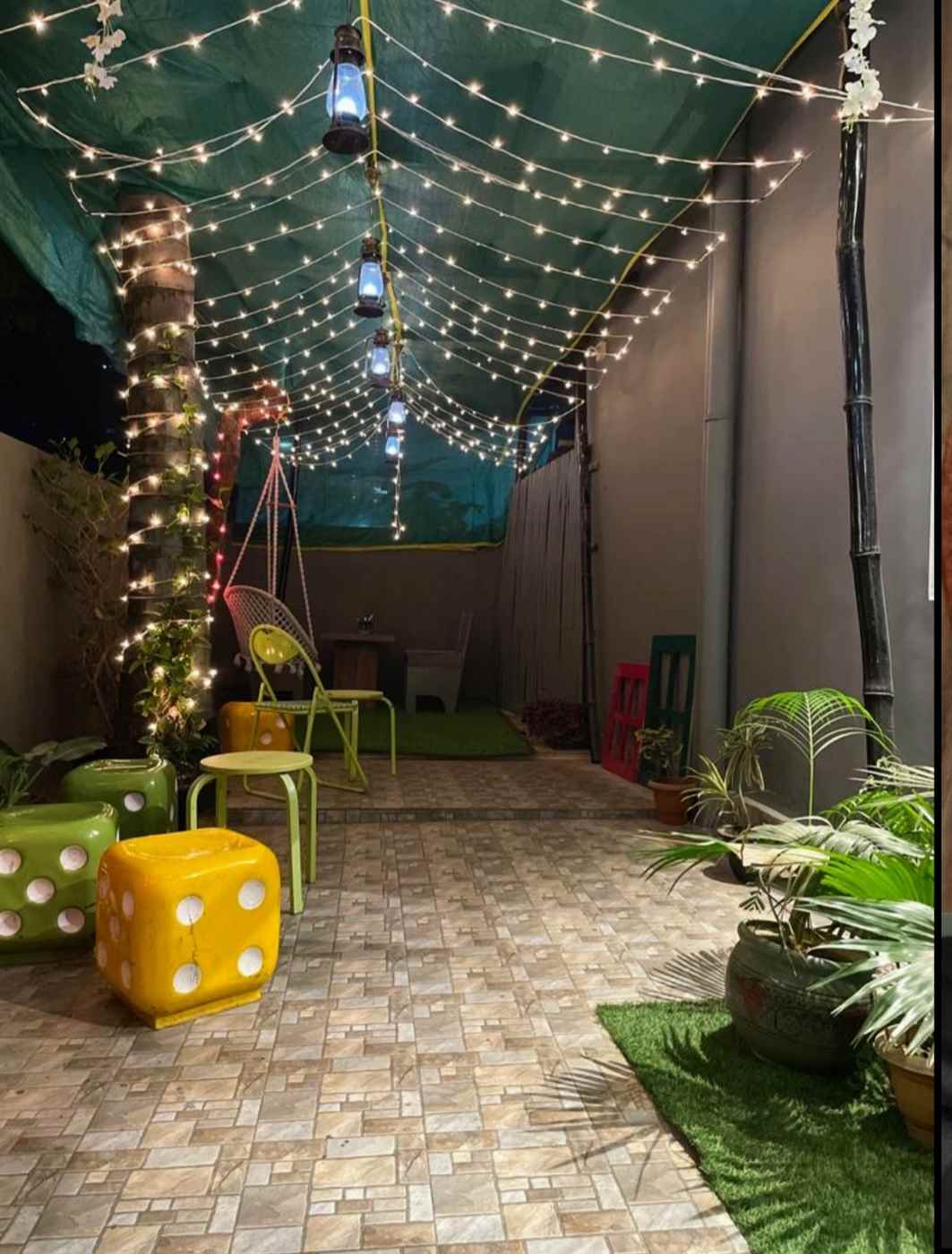 Smons Cafe - Cover photo