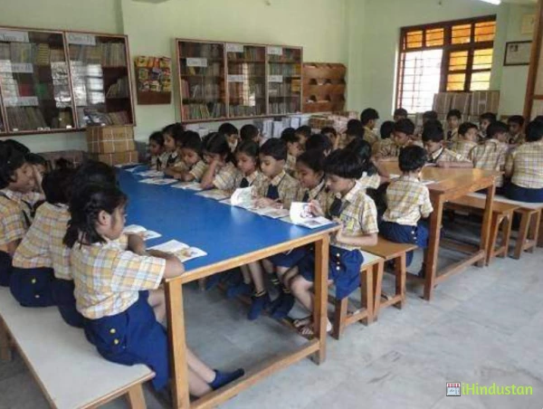 Smt Taramai Vartak Memorial Academy - Logo