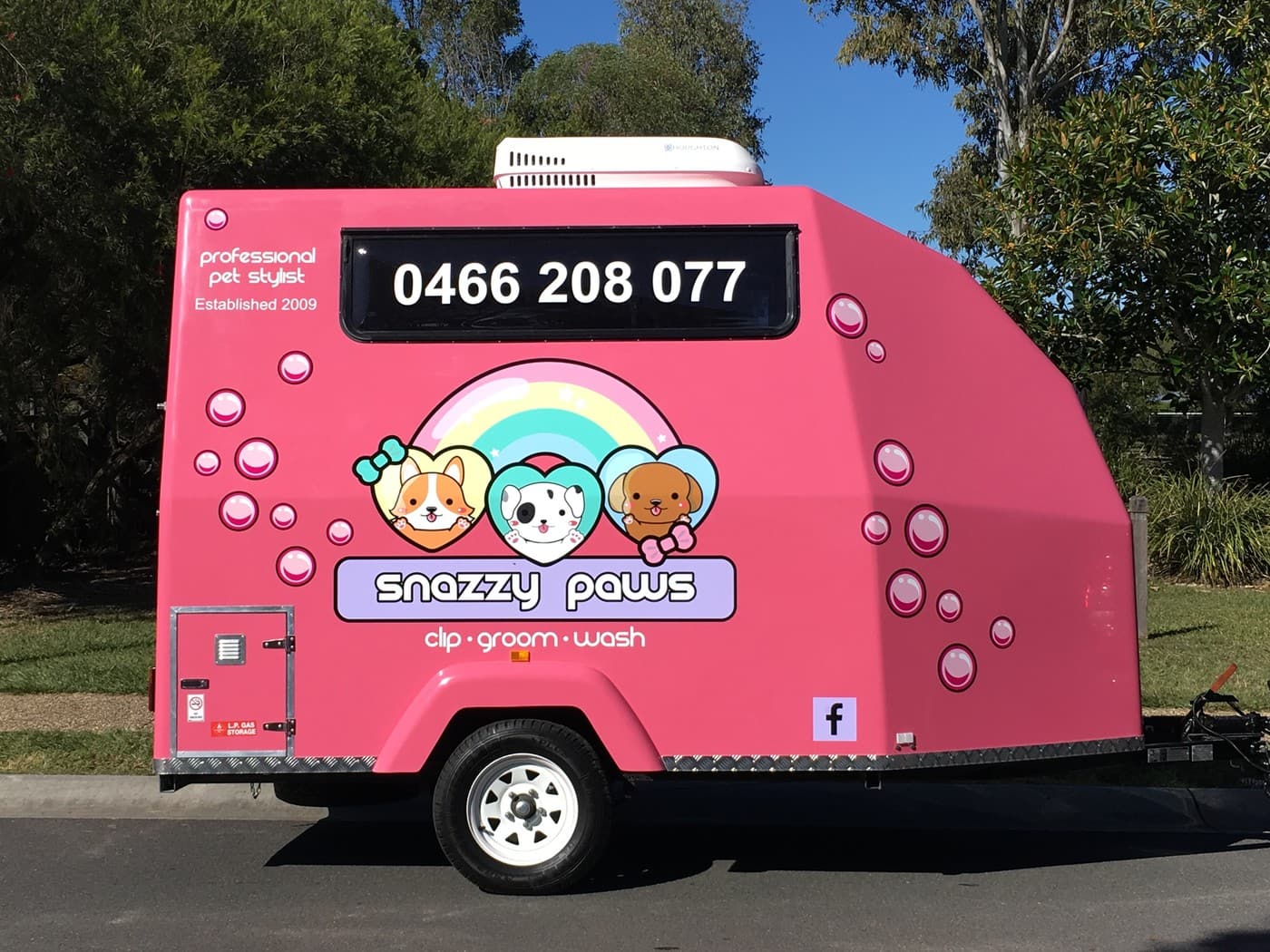 Snazzy Paws Dog Grooming - Logo