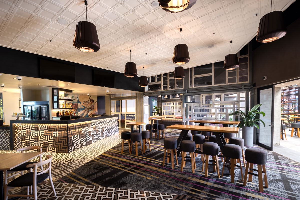 Social House & Lounge Bar at Voco Hotel - Logo