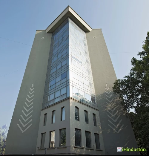 Som-Lalit College - Logo