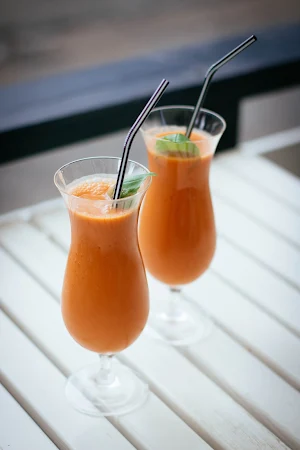 Sonam Juice And Shakes - Logo
