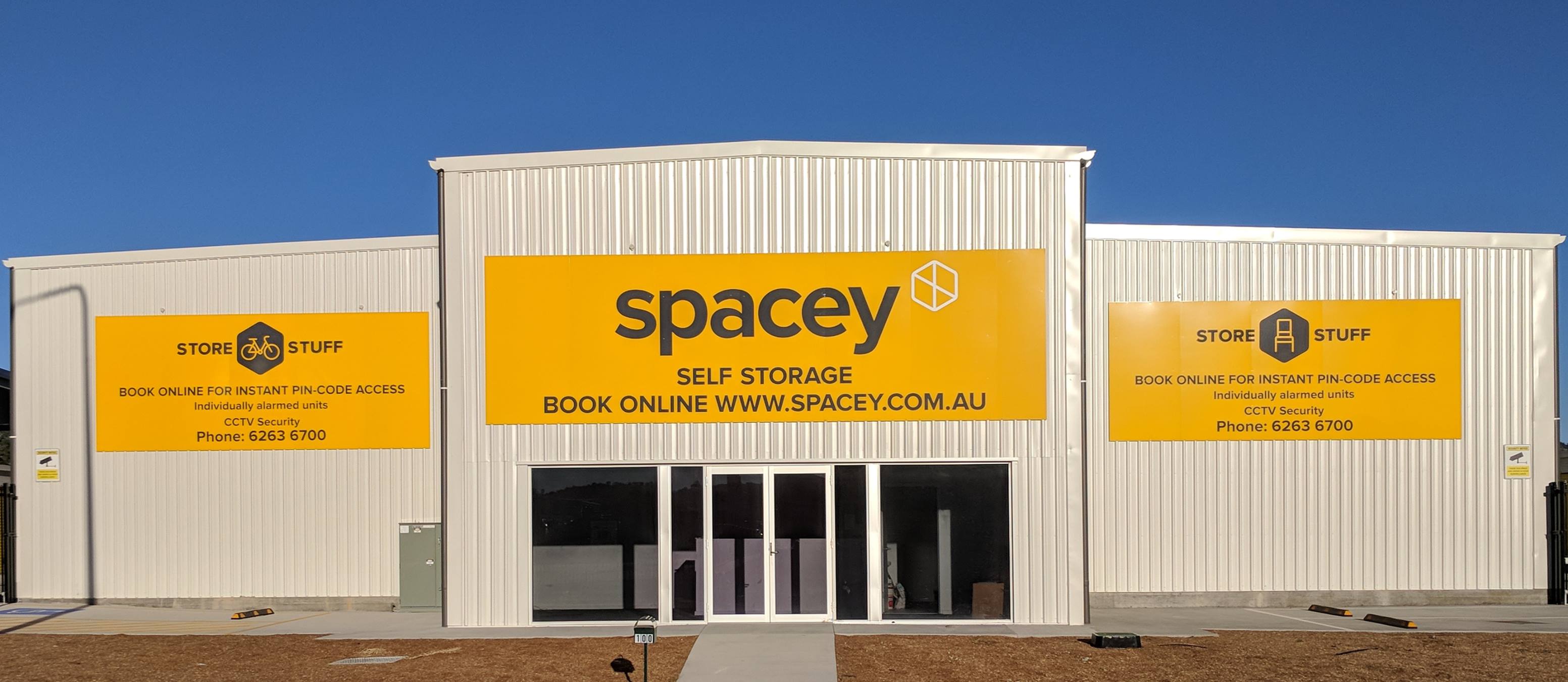 Spacey Storage Hume - Logo