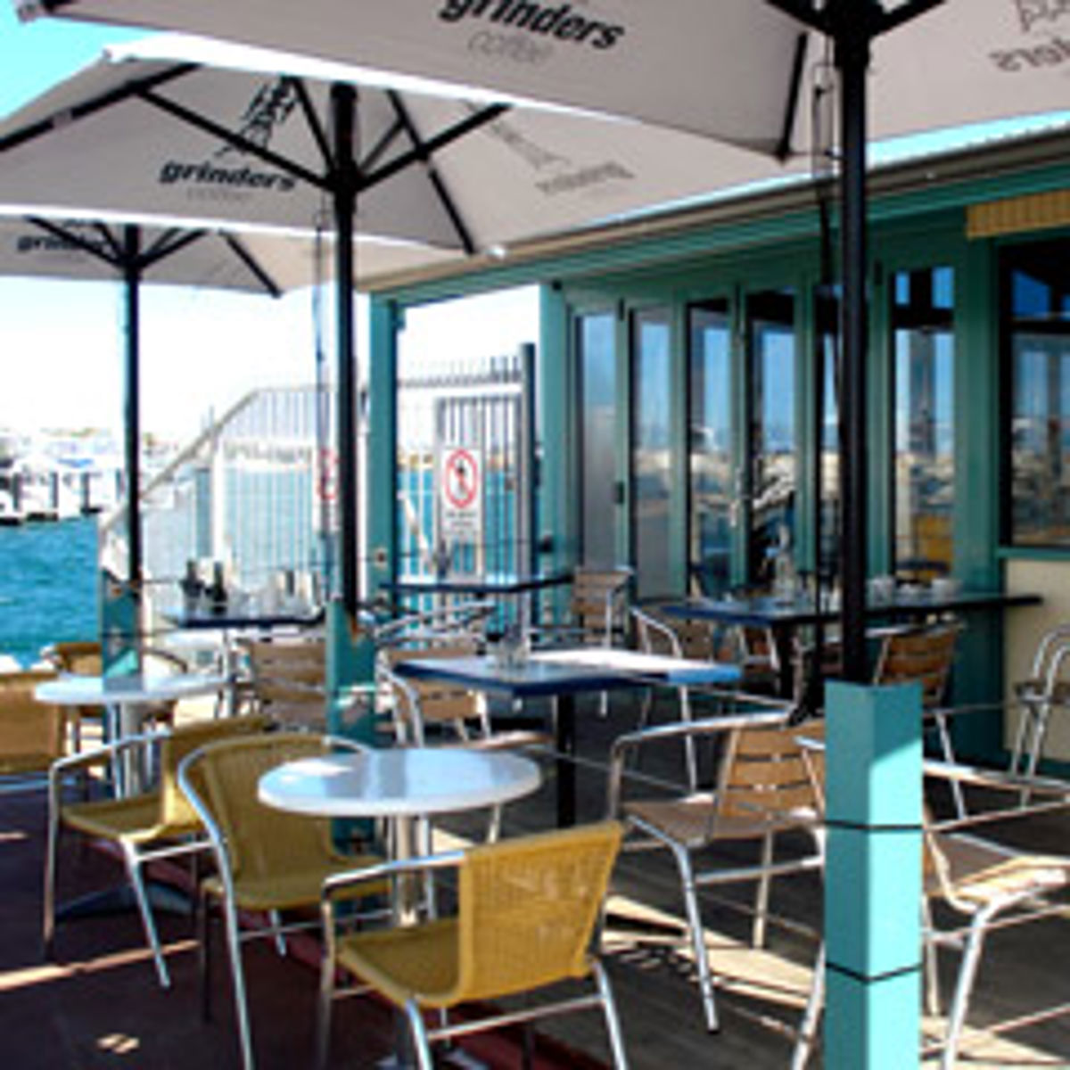 Spinnakers Restaurant - Logo