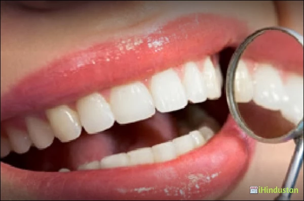 S R Dental Clinic - Logo
