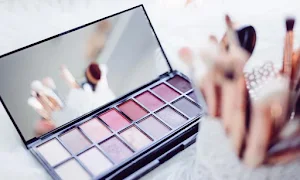 Sri Akshaya Beauty Parlour - Logo