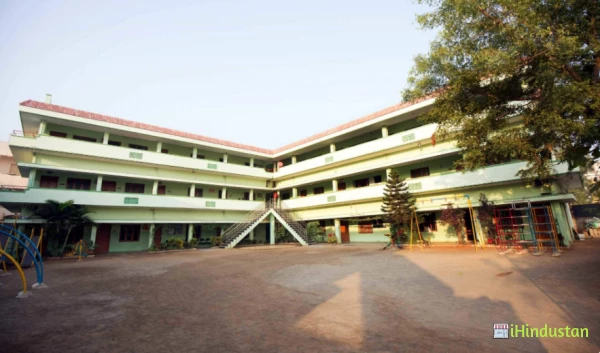 SRI POOJITHA SCHOOL - Logo