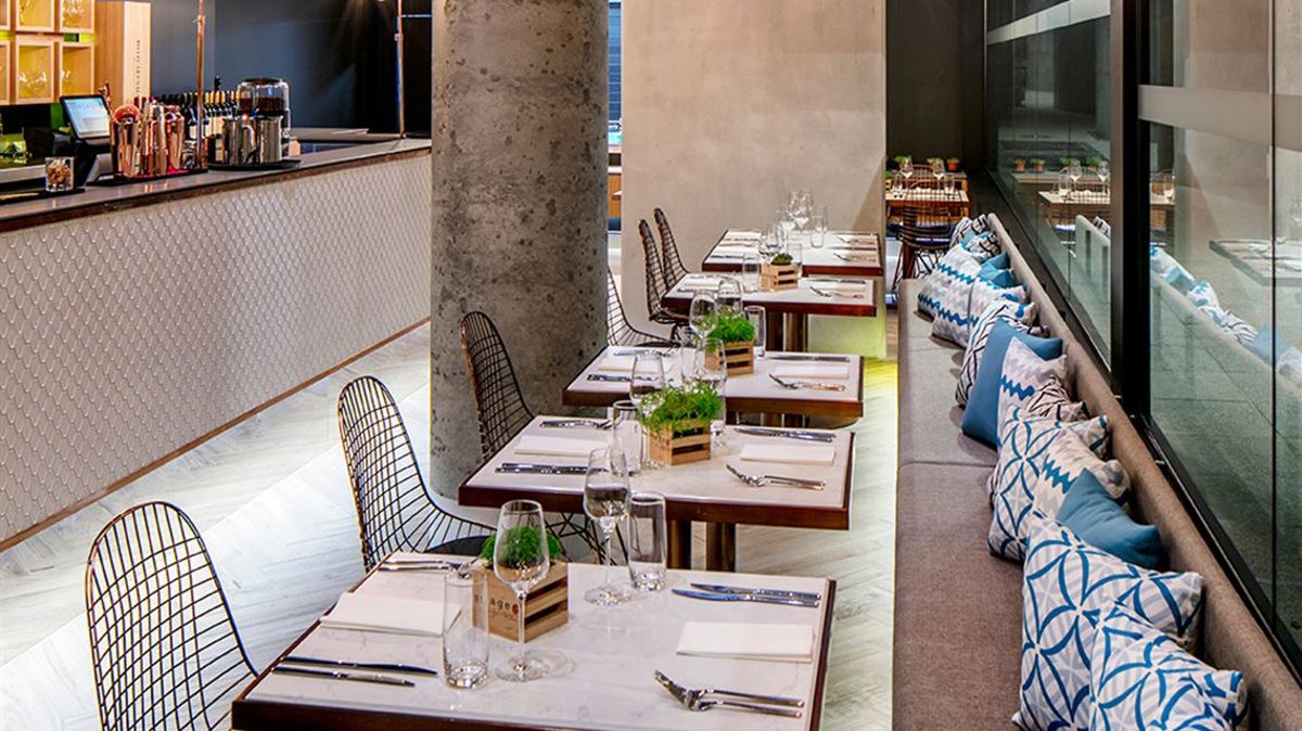 Stage Bar & Kitchen @ Peppers Kings Square Hotel - Logo