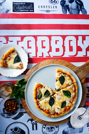 Starboy Pizza & Shakes - Logo
