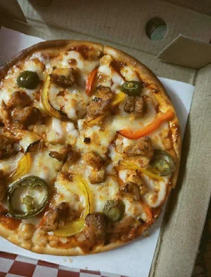 Starboy Pizza & Shakes - Logo