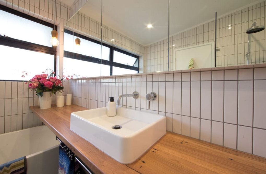 Stellar Bathrooms - Logo