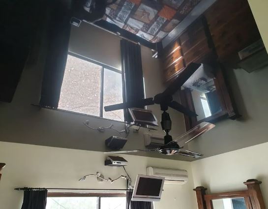 Steve Braddy Ceilings & Partitions - Logo