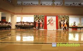 St. George's School - Logo