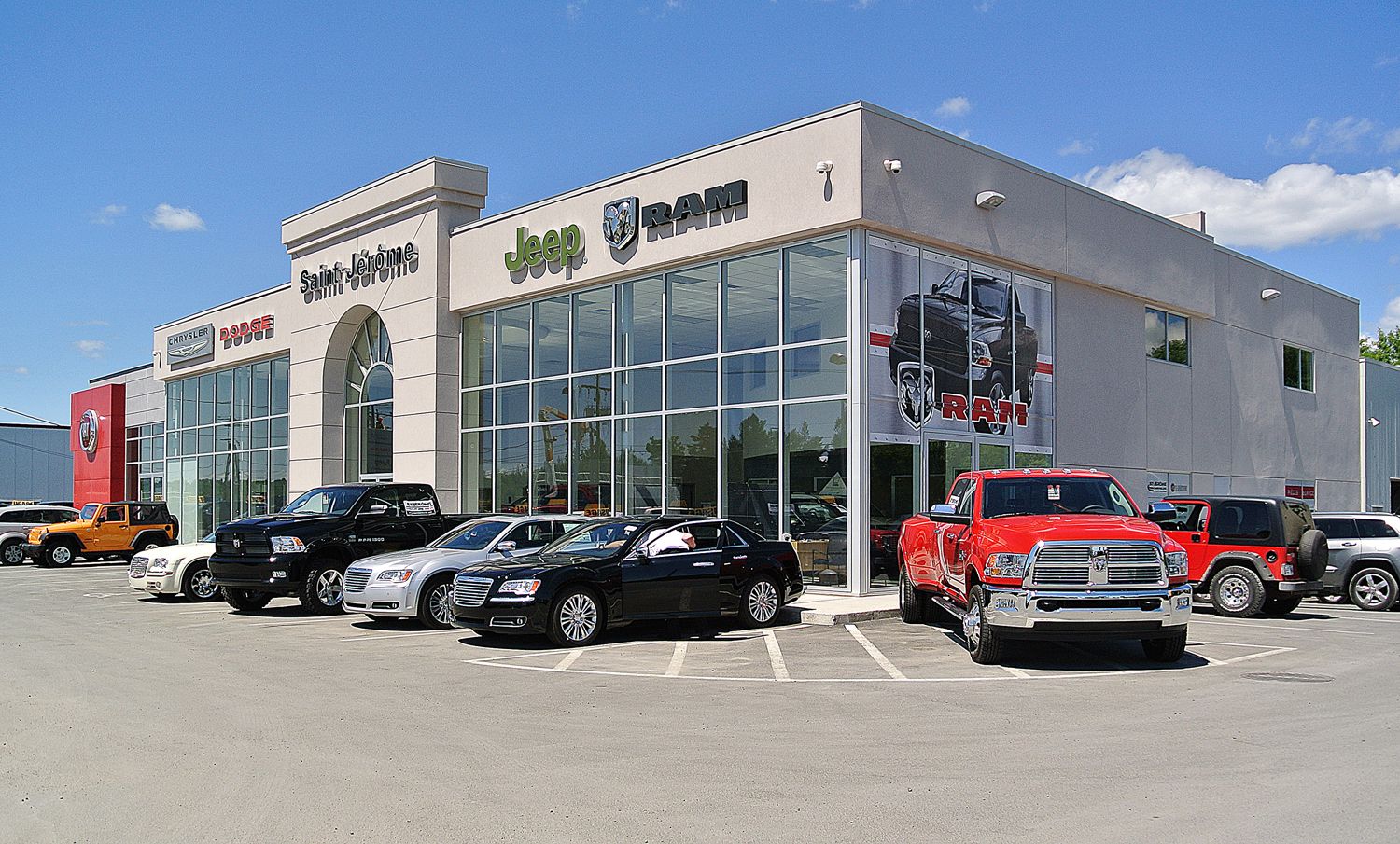 St-Jerome Chrysler Jeep Dodge Fiat - Logo