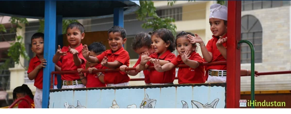 St. Paul's International School - Logo